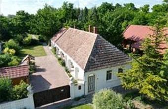 Eladó Fehértói családi ház hirdetés (94346938)