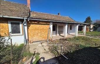 Eladó Szentesi családi ház hirdetés (93246843)