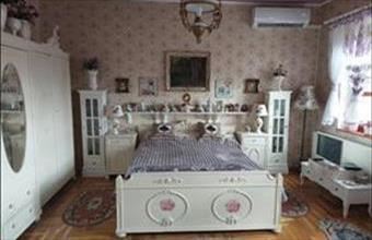 Eladó Budapest III. kerületi családi ház hirdetés (34777675)