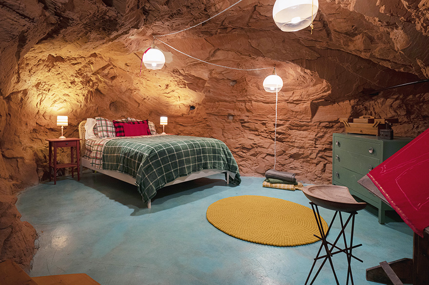 grincs barlangja - ágy