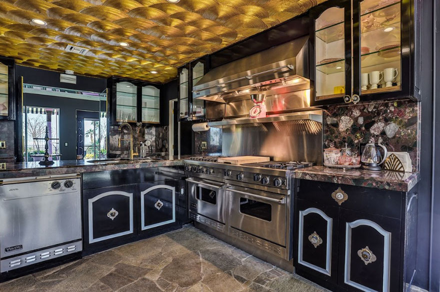 Gábor Zsazsa otthona - konyha