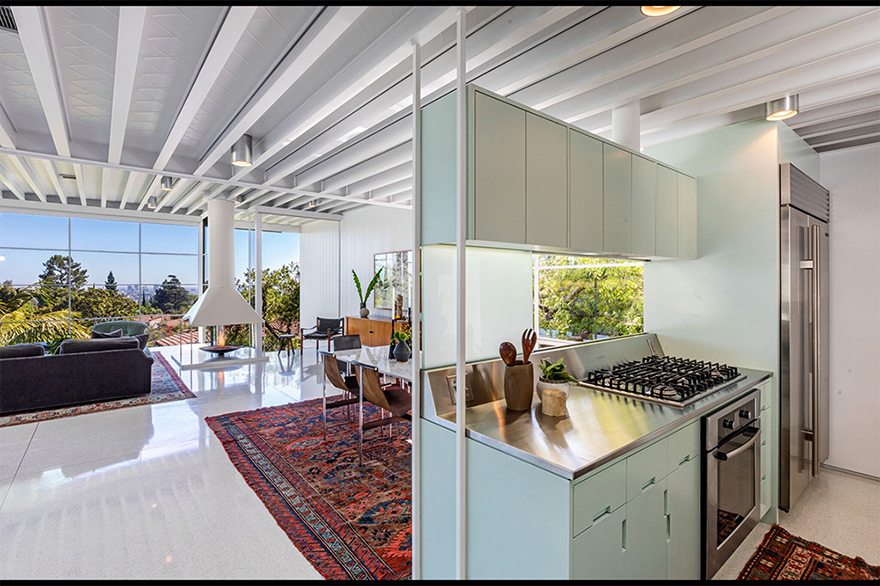 Brad Pitt Los Feliz-i háza - nappali, konyha