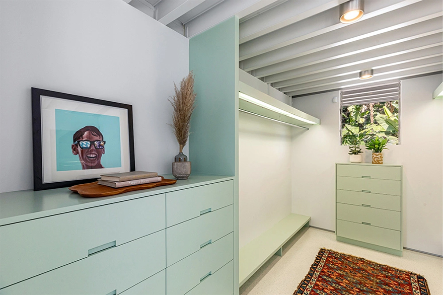 Brad Pitt Los Feliz-i háza - gardrób