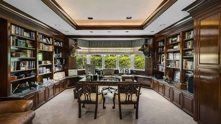 Rick Ross vízparti villája - dolgozó