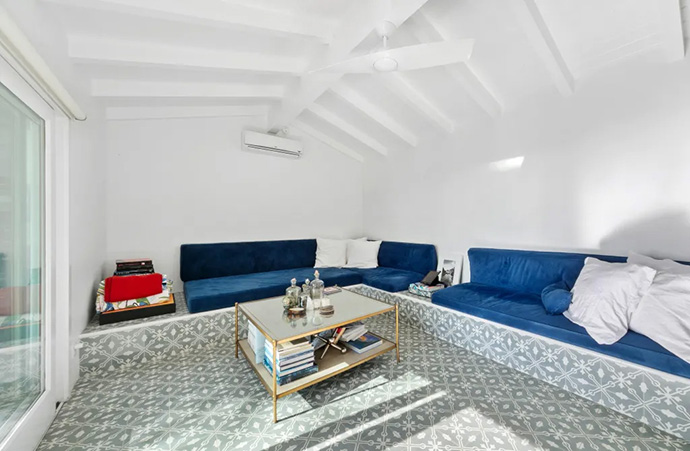 Miranda Kerr Malibu-i háza - társalgó