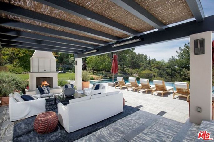 Justin Bieber és Hailey Baldwin rezidenciája Beverly Park-ban