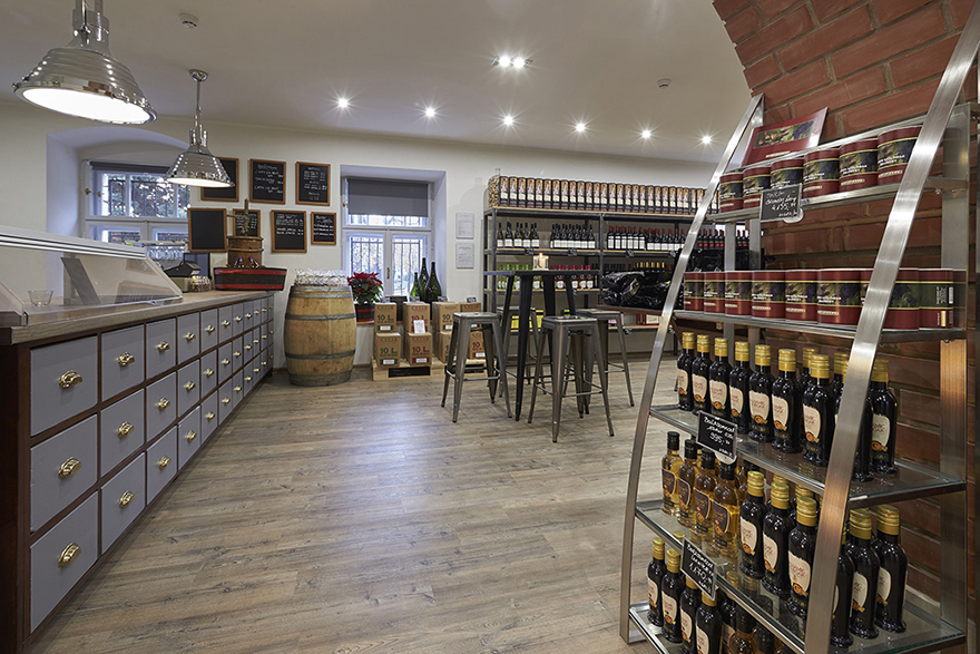 kávézó, ajándékbolt