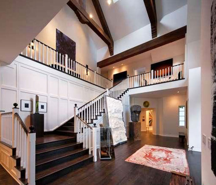 Reese Witherspoon új kúriája, előcsarnok