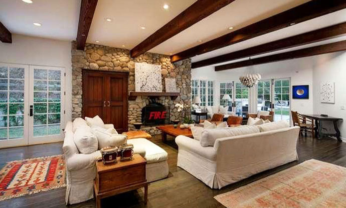 Reese Witherspoon új kúriája, társalgó