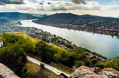 Költözz a Dunakanyarba! Sok jó ingatlan vár rád.