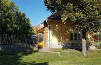 Eladó Tiszaföldvári családi ház hirdetés (23544622)