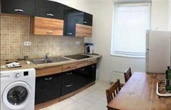 Kiadó Váci családi ház hirdetés (48444893)