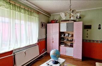 Eladó Csörögi családi ház hirdetés (93242458)