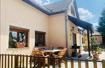 Kiadó Becskei családi ház hirdetés (99536344)