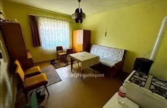 Eladó Röszkei családi ház hirdetés (21173443)