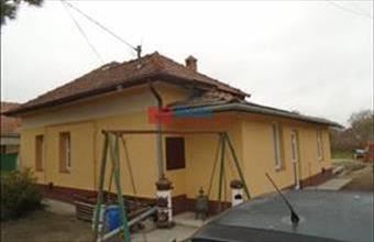 Eladó Tiszakécskei családi ház hirdetés (45237337)