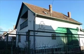 Eladó Berekfürdői családi ház hirdetés (95927592) Eladó Berekfürdői családi ház hirdetés (95927592)