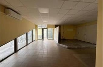 Kiadó Miskolci üzlethelyiség utcafronton hirdetés (33485336)