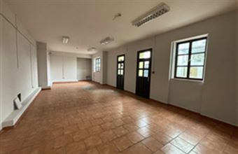 Kiadó Miskolci üzlethelyiség utcafronton hirdetés (32744337)