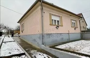 Eladó Oroszlányi családi ház hirdetés (19949845) Eladó Oroszlányi családi ház hirdetés (19949845)