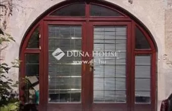 Eladó Esztergomi üzlethelyiség udvarban hirdetés (44448675) Eladó Esztergomi üzlethelyiség udvarban hirdetés (44448675)