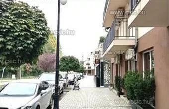 Eladó Balatonlellei üzlethelyiség utcafronton hirdetés (74598352) Eladó Balatonlellei üzlethelyiség utcafronton hirdetés (74598352)