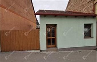 Kiadó Székesfehérvári üzlethelyiség utcafronton hirdetés (46439473)