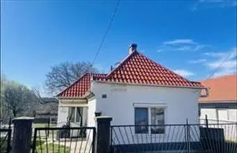 Eladó Tarjánpusztai családi ház hirdetés (44859423) Eladó Tarjánpusztai családi ház hirdetés (44859423)