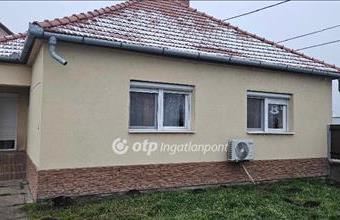 Eladó Jászberényi családi ház hirdetés (49187315)