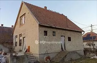 Eladó Jászfényszarui családi ház hirdetés (74329772) Eladó Jászfényszarui családi ház hirdetés (74329772)