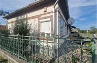 Eladó Poroszlói családi ház hirdetés (39459337)