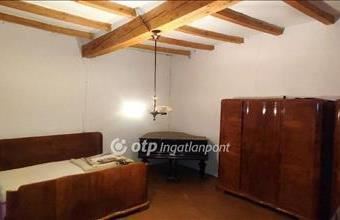 Eladó Szarvasi családi ház hirdetés (86714234)