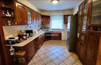 Eladó Kecskeméti családi ház hirdetés (64357451)