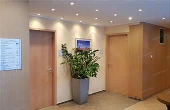 Kiadó Kecskeméti iroda családiházban hirdetés (73694376)