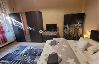 Eladó Budapest VI. kerületi tégla lakás hirdetés (28467489)