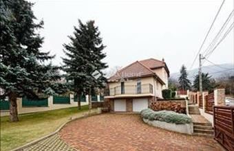 Eladó Budapest III. kerületi családi ház hirdetés (95992332)