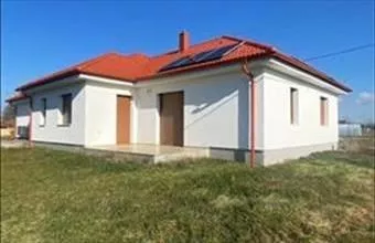 Eladó Levéli ikerház hirdetés (14593943) Eladó Levéli ikerház hirdetés (14593943)