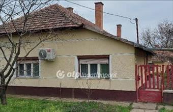Eladó Kunszentmártoni családi ház hirdetés (99659431)