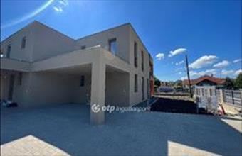 Eladó Egeri ikerház hirdetés (33534497)