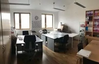 Eladó Budapest I. kerületi iroda családiházban hirdetés (93243747) Eladó Budapest I. kerületi iroda családiházban hirdetés (93243747)