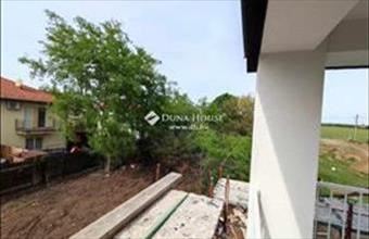 Eladó Budapest XVIII. kerületi ikerház hirdetés (98314752)