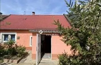 Eladó Márkói házrész hirdetés (83137323) Eladó Márkói házrész hirdetés (83137323)