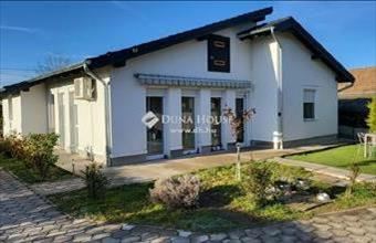 Eladó Baracskai családi ház hirdetés (23338737)