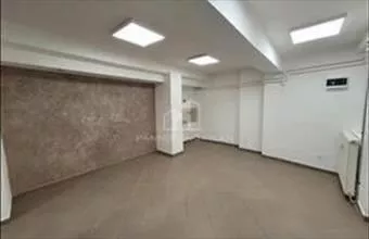 Kiadó Veszprémi üzlethelyiség üzletházban hirdetés (42533495) Kiadó Veszprémi üzlethelyiség üzletházban hirdetés (42533495)