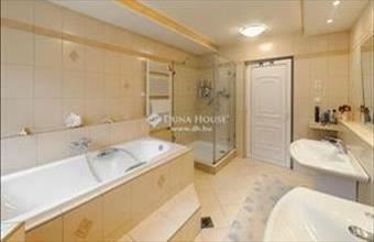 Eladó Budapest II. kerületi családi ház hirdetés (56418237)