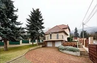 Eladó Budapest III. kerületi családi ház hirdetés (98534957) Eladó Budapest III. kerületi családi ház hirdetés (98534957)