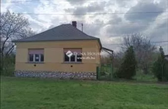 Eladó Lovászpatonai családi ház hirdetés (98375426) Eladó Lovászpatonai családi ház hirdetés (98375426)