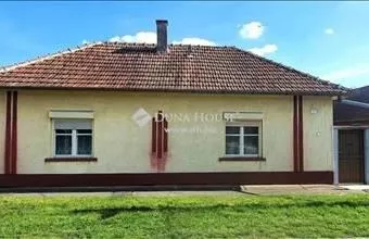 Eladó Békéscsabai családi ház hirdetés (73172233) Eladó Békéscsabai családi ház hirdetés (73172233)