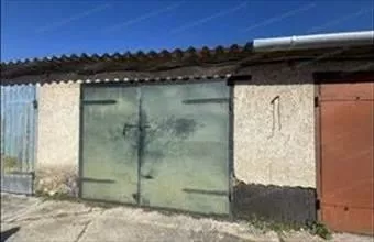 Eladó Oroszlányi egyedi garázs hirdetés (83763297) Eladó Oroszlányi egyedi garázs hirdetés (83763297)