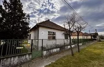 Eladó Tápiósági családi ház hirdetés (96631279) Eladó Tápiósági családi ház hirdetés (96631279)